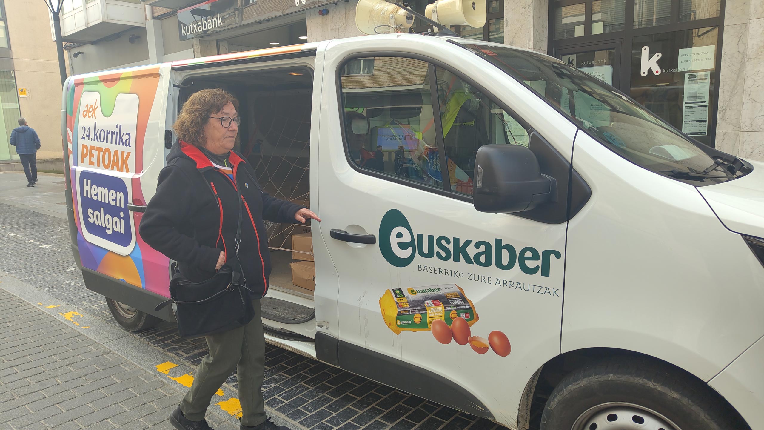 Petoneta Euskaberren irudiarekin